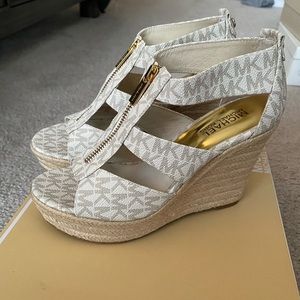 Michael Kors Damita Wedge Vanilla MKs Size 6